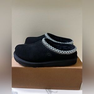 Brand New Black Ugg Tasman